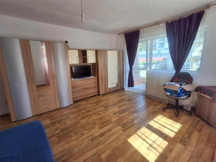 Apartament 2 camere decomandat parcare zona Strand II - 9