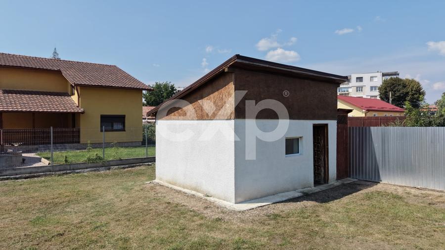 Casă individuală cu 3 camere cu Canalizare în Iernut