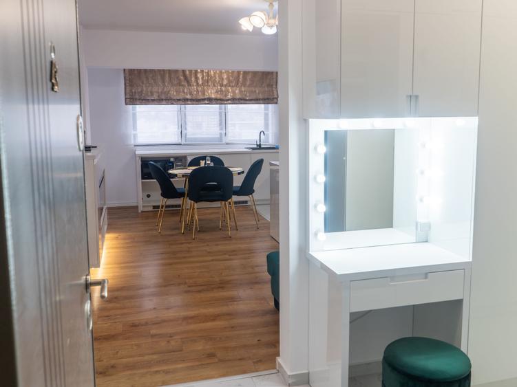 Apartament cu 2 camere semidecomandat în Vișan