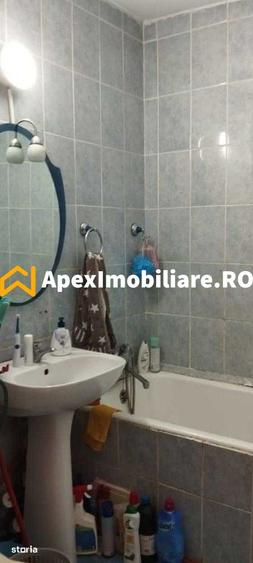 Garsonieră decomandată în Tei