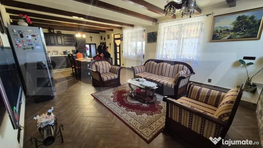 Casă cu 5 camere cu Teren 1487 Mp în Lazuri
