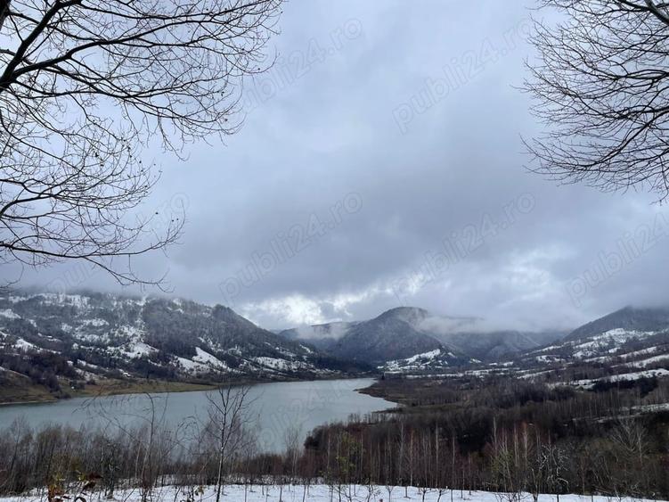 Teren de 5100 mp, în Rusca