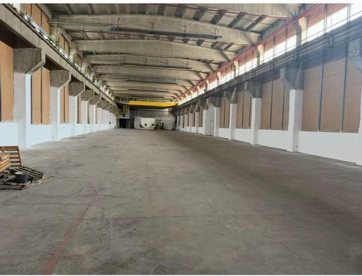 Spațiu industrial, de 3,000 mp, în Albert