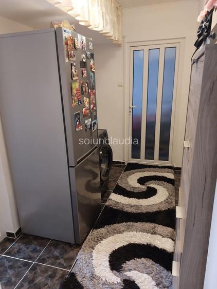 Apartament complet mobilat zona buna 1 decembrie