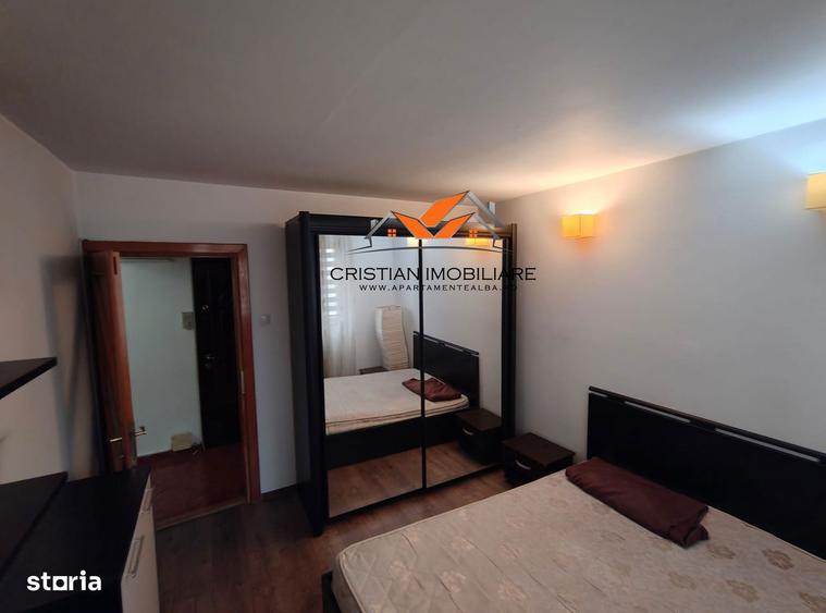 Apartament cu 3 camere semidecomandat în Cetate