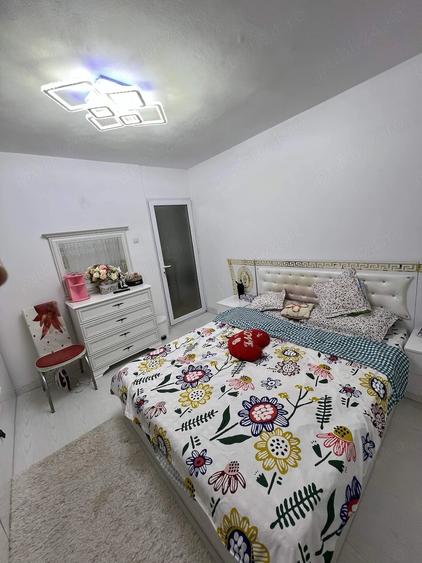 Apartament cu 3 camere decomandat, mobilat în Central