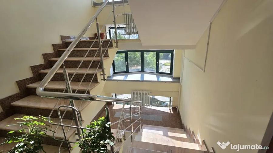 Apartament cu 4 camere decomandat în Unirii