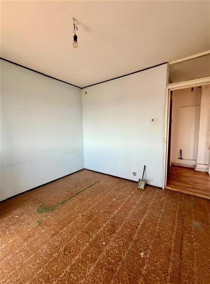 Apartament cu 3 camere semidecomandat în Feldioara