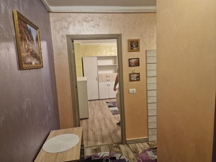 Garsonieră decomandată în Central
