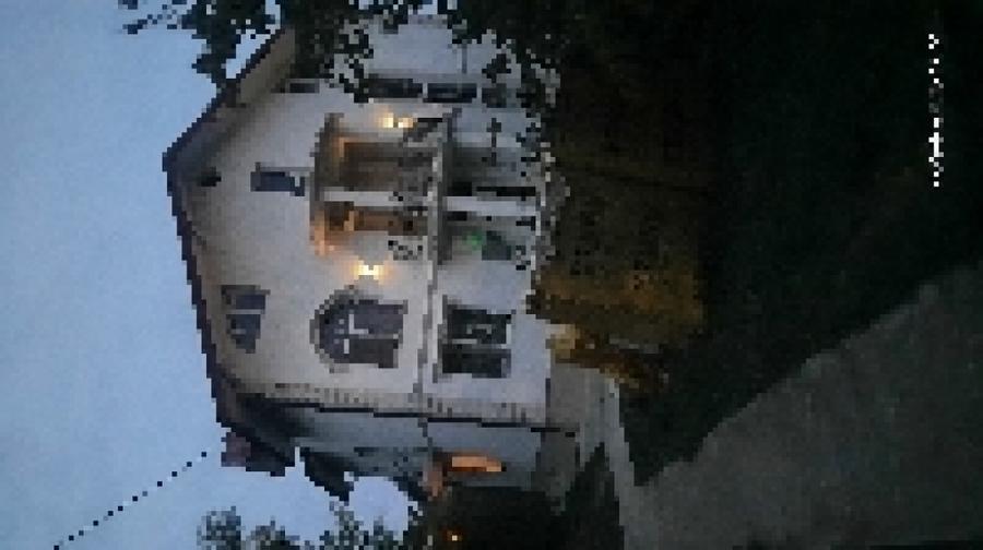 Casă cu 3 camere decomandat cu Teren 100 Mp în Central
