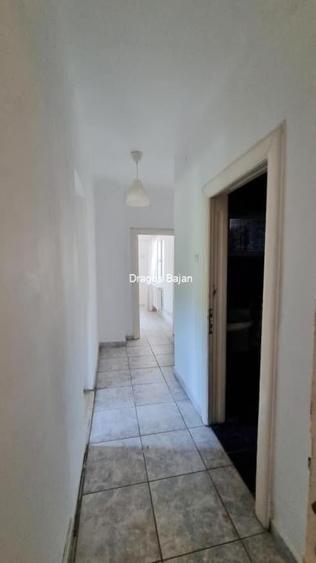 Apartament cu 4 camere decomandat în Armeneasca