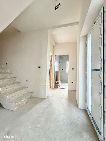 Casă cu 4 camere în Giroc