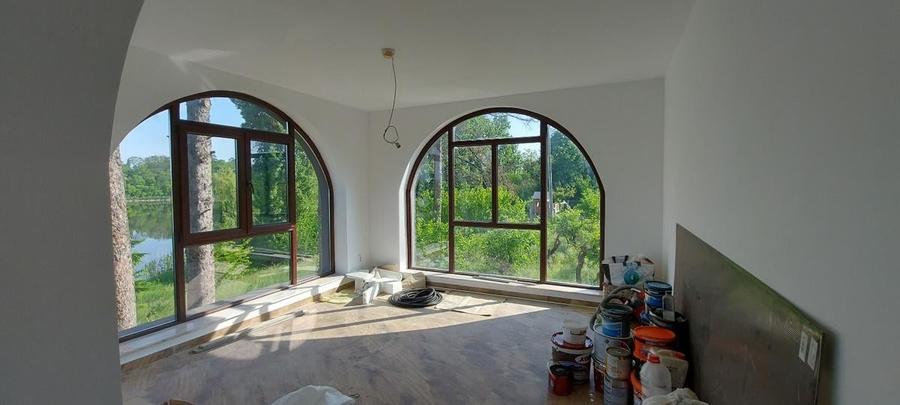 Casă cu 4 camere cu Teren 11000 Mp în Snagov