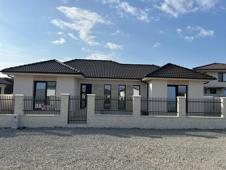Casă cu 3 camere în Micești