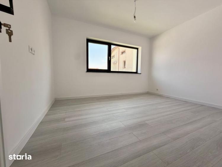 Casă cu 5 camere cu Teren 301 Mp în Cârcea