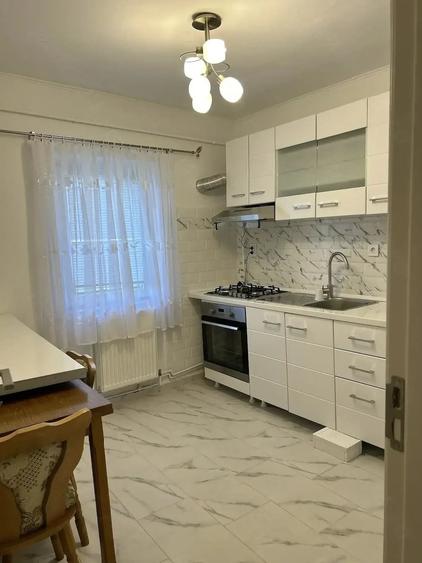 Garsonieră decomandată în Traian