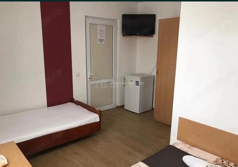 Casă cu 10 camere cu Teren 50 Mp în Nord