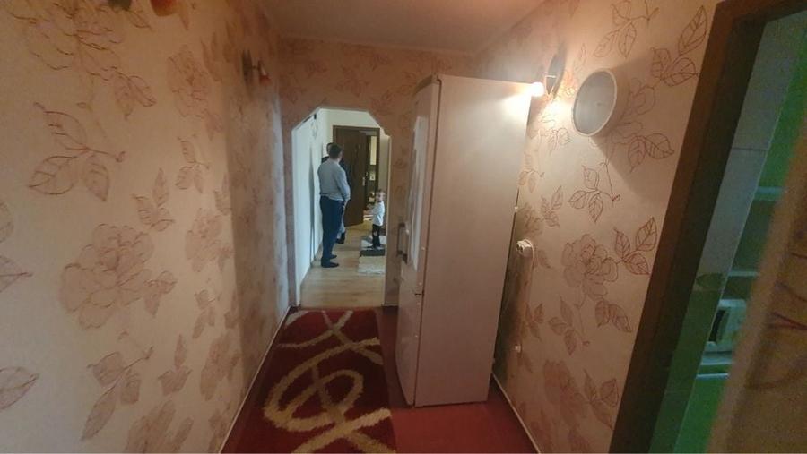 Apartament cu 3 camere semidecomandat în Alexandru cel Bun
