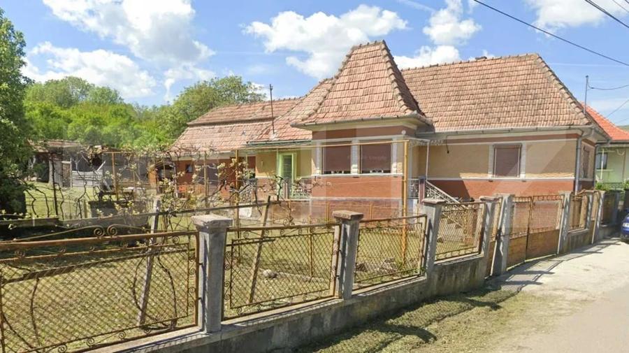 Casă individuală cu 3 camere cu Canalizare în Săndulești