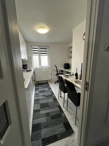 Apartament cu 3 camere semidecomandat, mobilat în 1 Decembrie 1918