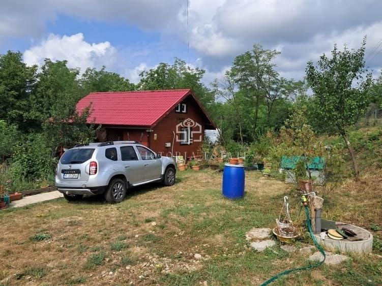 Casă individuală cu 2 camere cu Canalizare în Surani