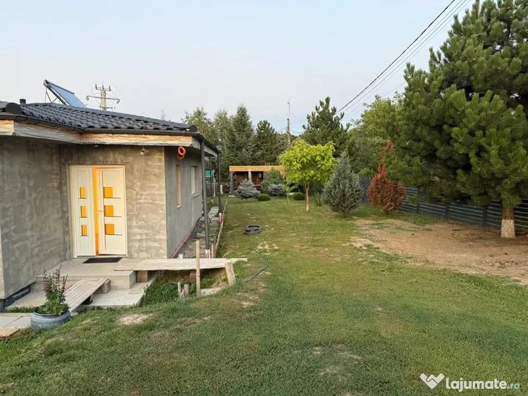 Casă cu 4 camere în Păun