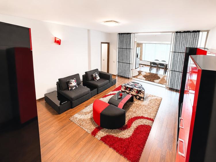 Apartament cu 3 camere semidecomandat în Calea Plevnei