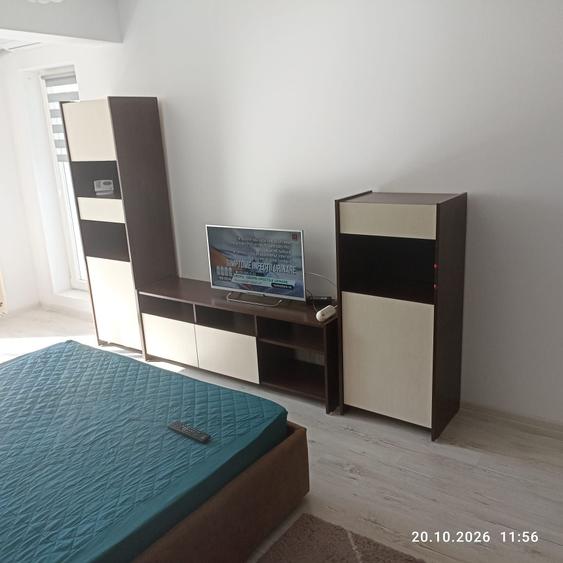 Garsonieră decomandată în Titan