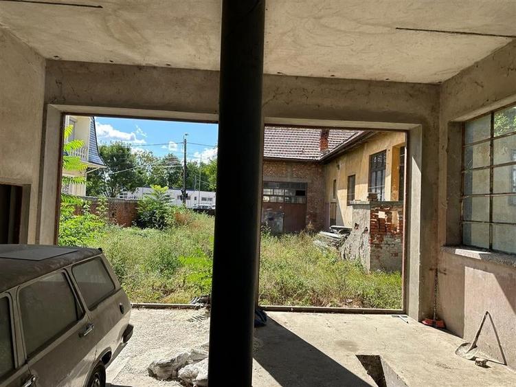 Casă individuală cu 4 camere cu Teren 980 Mp în Dorobanților
