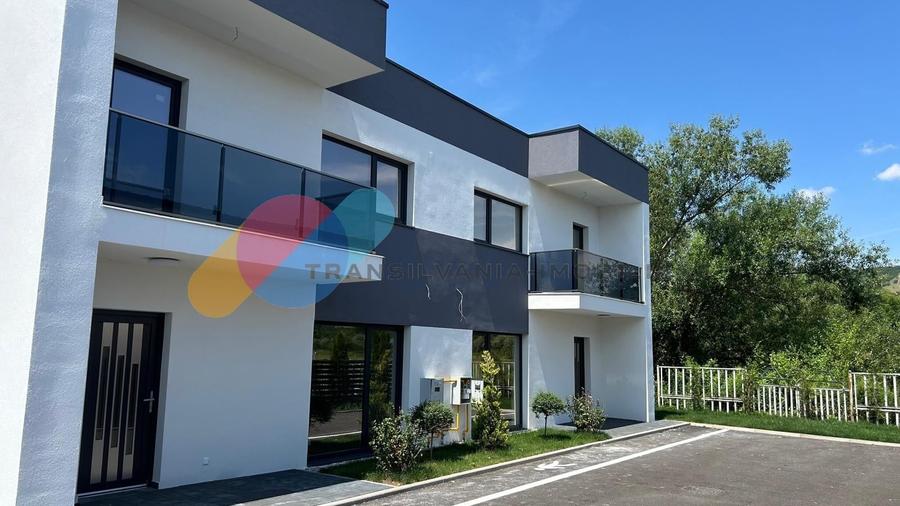 Duplex cu 4 camere cu Canalizare în Florești