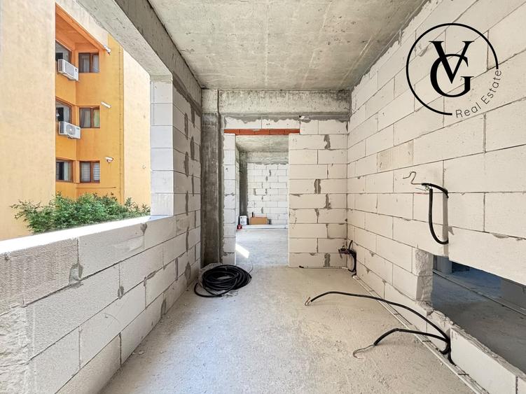 Apartament cu 3 camere decomandat în Elvila