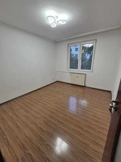 Apartament cu 3 camere decomandat în Rahova
