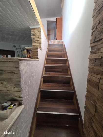Casă cu 5 camere cu Teren 781 Mp în Central