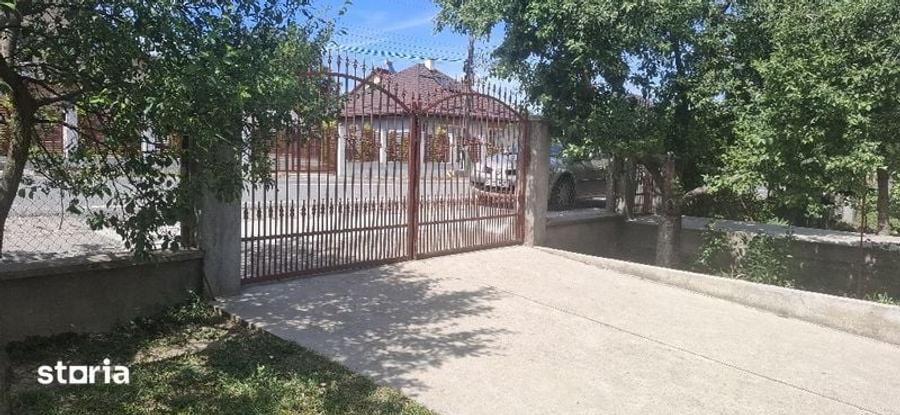 Casă cu 4 camere cu Teren 210 Mp în Hereclean