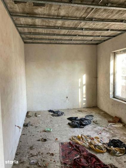 Casă cu 4 camere cu Teren 348 Mp în Tărtășești
