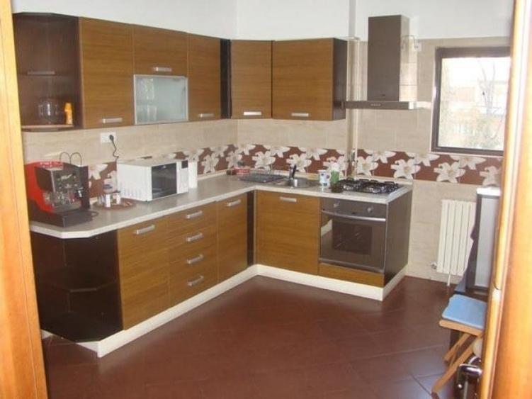 Casă cu 14 camere cu Teren 260 Mp în Dorobanți