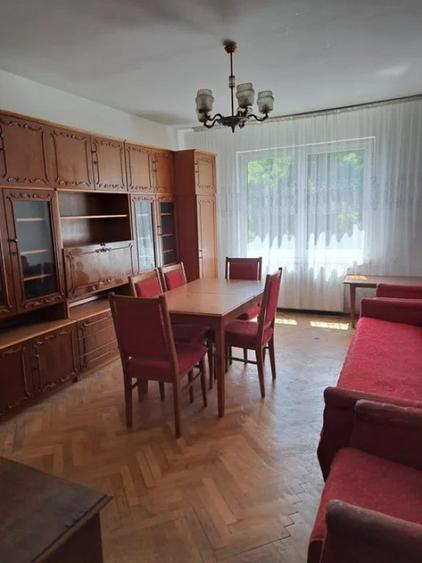 Apartament cu 3 camere decomandat în Rovine