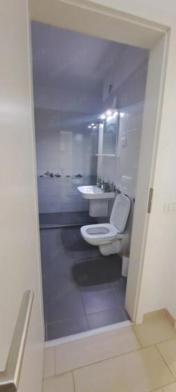 Apartament cu 2 camere decomandat în Tractorul