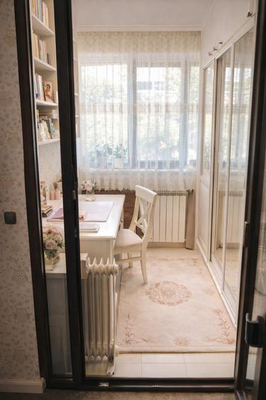 Apartament cu 3 camere decomandat, mobilat în Faleza Nord