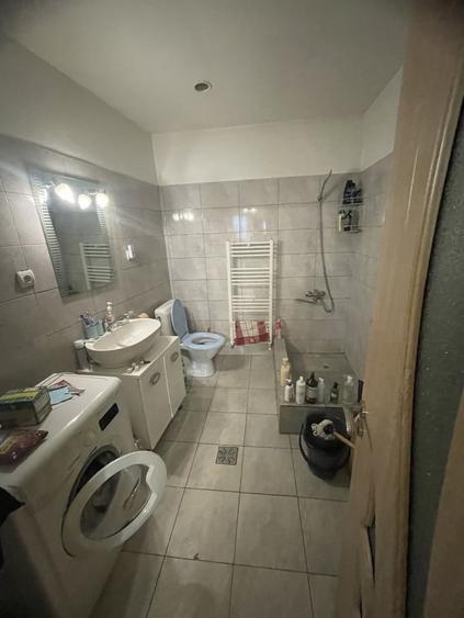 Casă cu 3 camere cu Teren 658 Mp în Central