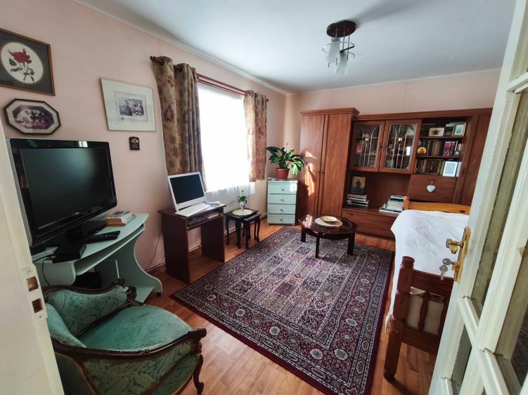 Casă cu 4 camere cu Teren 216 Mp în Central