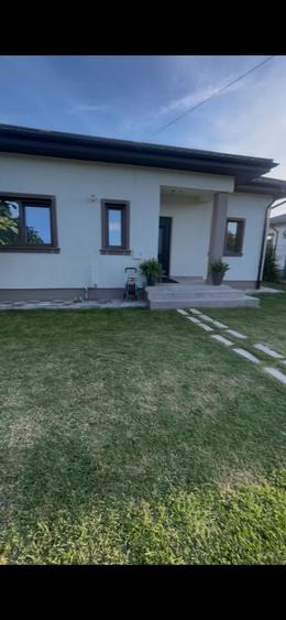 Casă cu 3 camere cu Teren 600 Mp în Central