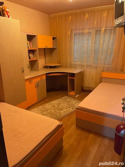 Apartament cu 3 camere decomandat în Rogerius