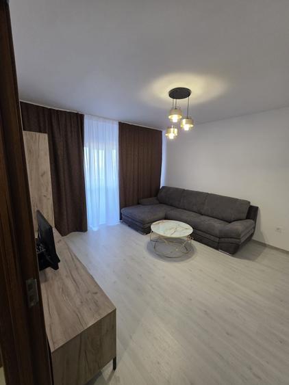 Apartament cu 2 camere decomandat în Calea București
