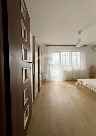 Apartament cu 3 camere decomandat, mobilat în Complex Studențesc