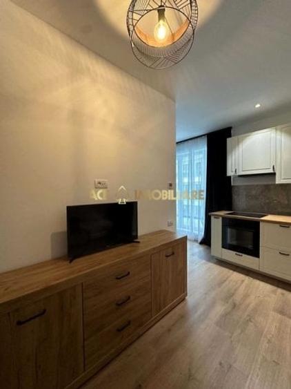 Apartament cu 2 camere semidecomandat, mobilat în Pipera