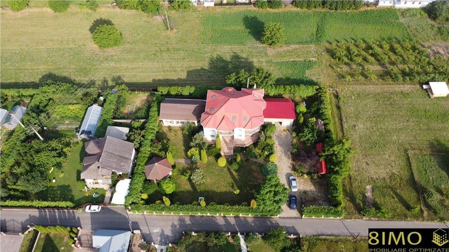 Casă individuală cu 11 camere cu Teren 2500 Mp în Fălticeni