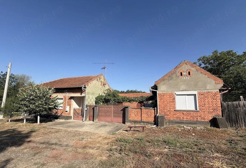 Casă cu Teren 4316 Mp în Cutina