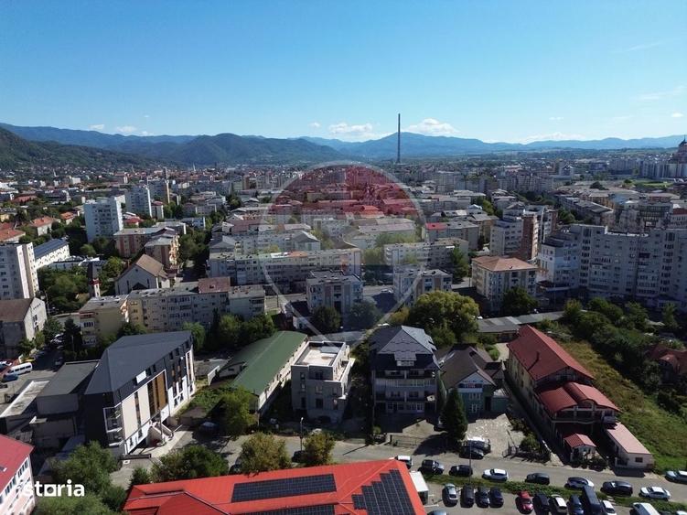 Spațiu comercial, de 1,100 mp, în Central