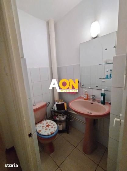Apartament cu 3 camere decomandat, mobilat în Cetate